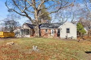 51 Himoor Cir, Randolph, MA 02368 - Photo 2