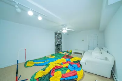 642 Centre St, Newton, MA 02458 - Photo 38