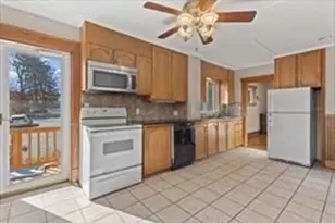 21 Edwards St, Southbridge, MA 01550 - Photo 10