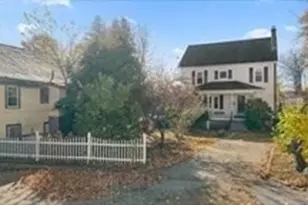 21 Edwards St, Southbridge, MA 01550 - Photo 2