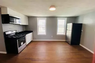 37 Maverick St, Chelsea, MA 02150 - Photo 2