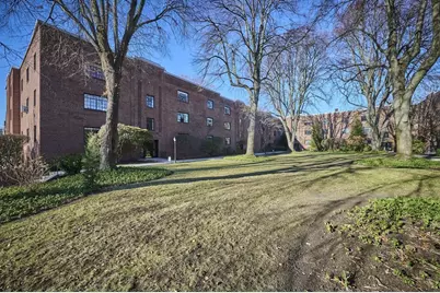 100 Sewall Ave #5, Brookline, MA 02446 - Photo 2