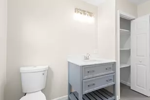 105 Birchwood Dr, Swansea, MA 02777 - Photo 14