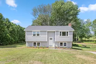 105 Birchwood Dr, Swansea, MA 02777 - Photo 1