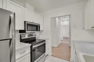 19 Wiget St, Boston, MA 02113 - Photo 8