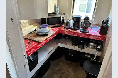 188 Windsor St, West Springfield, MA 01089 - Photo 14