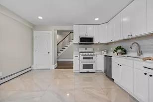 62 Chestnut St, Saugus, MA 01906 - Photo 6