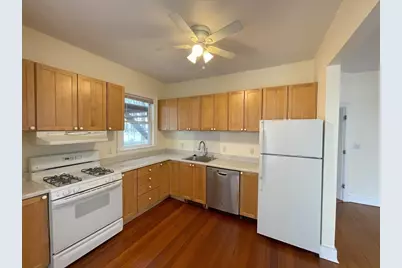 22 Walnut Place #1, Newton, MA 02460 - Photo 2