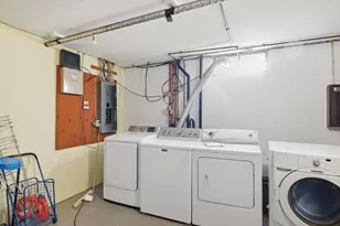 189 Essex St, Springfield, MA 01151 - Photo 18