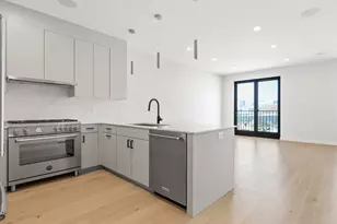 340 W 2nd St, Boston, MA 02127 - Photo 10