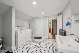 101 Mt Pleasant Ave, Boston, MA 02119 - Photo 16