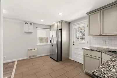 2 Kingston St #2, North Andover, MA 01845 - Photo 6