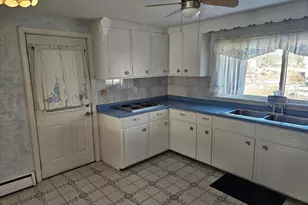 45 Pinewood Ave, Billerica, MA 01821 - Photo 6