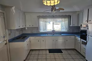 45 Pinewood Ave, Billerica, MA 01821 - Photo 10