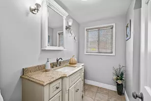 37 Pinewood Ave, Billerica, MA 01821 - Photo 20