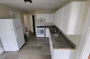 238 Hildreth St, Lowell, MA 01850 - Photo 2