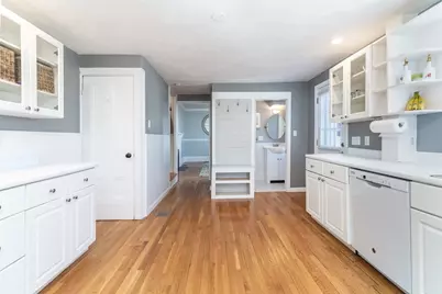 1076 Adams St, Boston, MA 02124 - Photo 12
