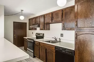 30 Skyline Dr, Braintree, MA 02184 - Photo 8