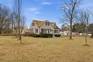 41 Susan Ave, South Hadley, MA 01075 - Photo 4