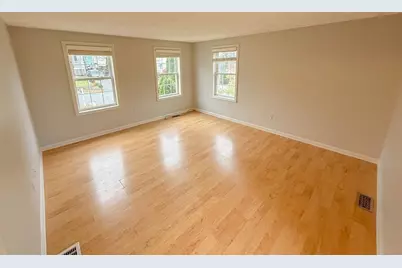 14 Eastern Ave, Haverhill, MA 01830 - Photo 4