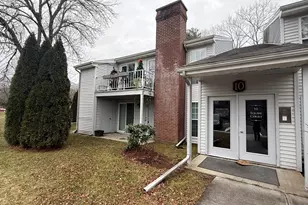 10 Squire Ct, Natick, MA 01760 - Photo 2