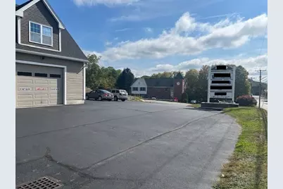 1393 Lakeview Avenue #3B, Dracut, MA 01826 - Photo 2