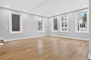 551 E 7th St, Boston, MA 02127 - Photo 6