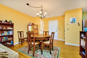 23 Randolph Pl, Northampton, MA 01060 - Photo 6
