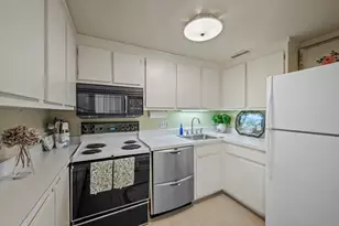 9 Skinners Path, Marblehead, MA 01945 - Photo 2