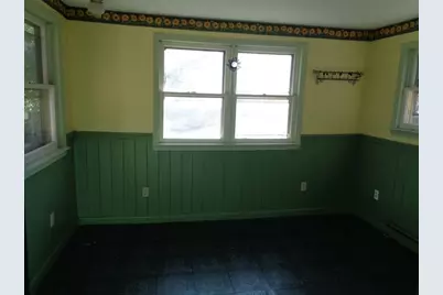 20 Marc Ave, Southbridge, MA 01550 - Photo 8