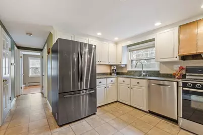 321 Cambridge St, Burlington, MA 01803 - Photo 4