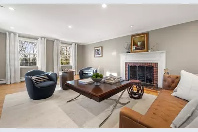 84 Royalston Rd, Wellesley, MA 02481 - Photo 12