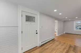 129 Friend St, Amesbury, MA 01913 - Photo 6