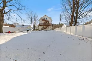 129 Friend St, Amesbury, MA 01913 - Photo 22