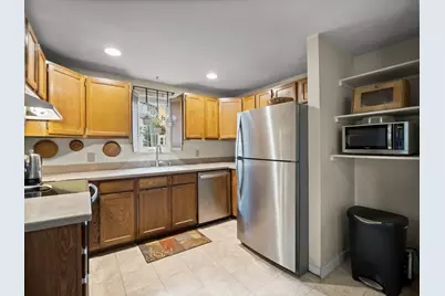 106 Lundberg St #6, Lowell, MA 01852 - Photo 6