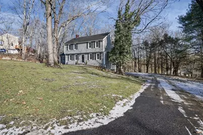19 Valerie Dr, Plainville, MA 02762 - Photo 2