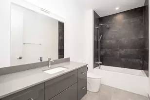 340 W 2nd St, Boston, MA 02127 - Photo 16