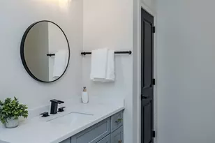 104 Lincoln St, Holyoke, MA 01040 - Photo 26