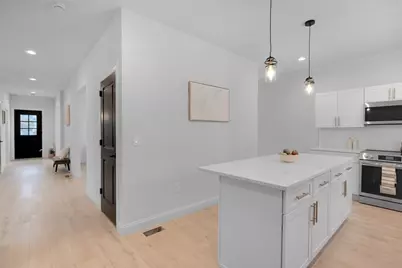 104 Lincoln St, Holyoke, MA 01040 - Photo 4