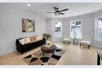 104 Lincoln St, Holyoke, MA 01040 - Photo 8