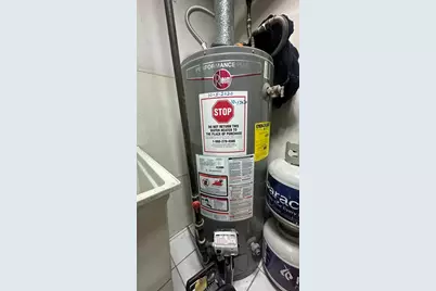 330 William St, Fall River, MA 02721 - Photo 12