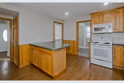 28 Miller St, Ludlow, MA 01056 - Photo 4