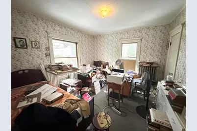 158 Pleasant St, Holyoke, MA 01040 - Photo 12