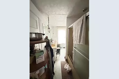 158 Pleasant St, Holyoke, MA 01040 - Photo 10