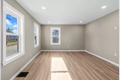 73 Gifford Ave, Dartmouth, MA 02747 - Photo 8