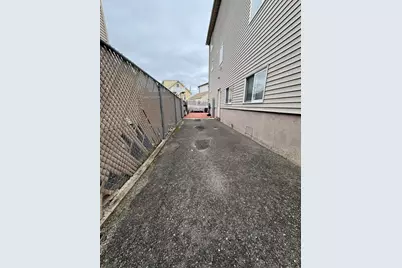 47 Shawmut St, Revere, MA 02151 - Photo 34