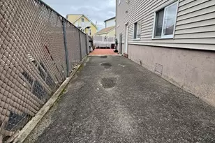 47 Shawmut St, Revere, MA 02151 - Photo 34