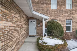 13 Castle Hills Rd, Agawam, MA 01001 - Photo 2