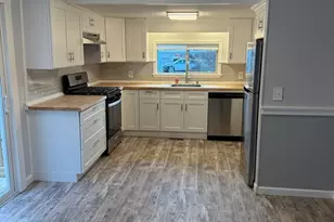 10 Willow Cir, Brimfield, MA 01010 - Photo 2