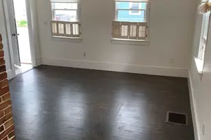 5 Chestnut St, Newburyport, MA 01950 - Photo 4